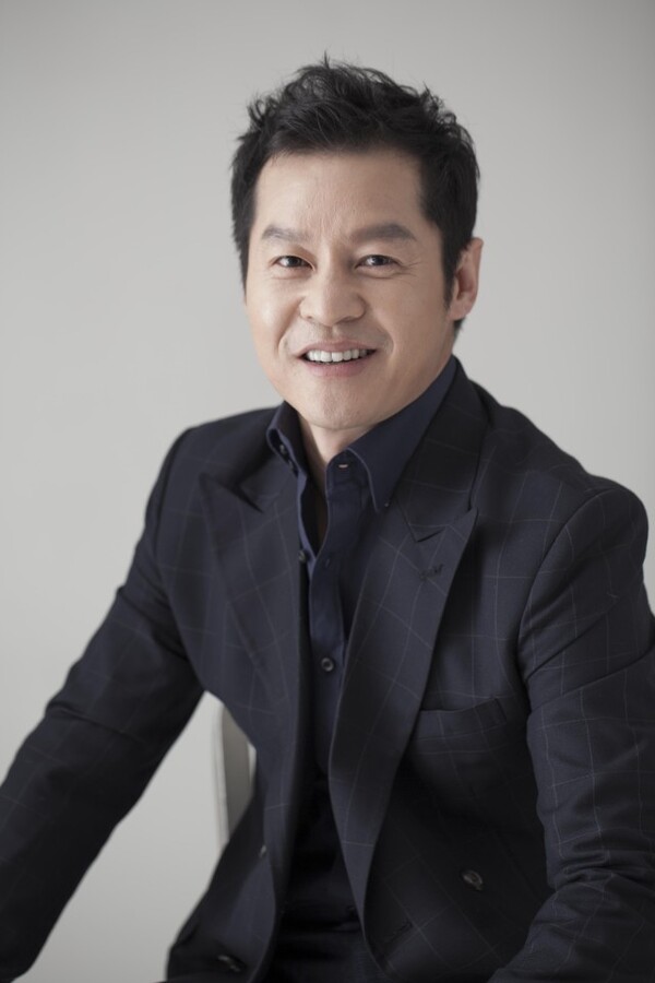이승훈, '트리거' 악랄한 김 목사 역할로 김혜수와 날선 대립