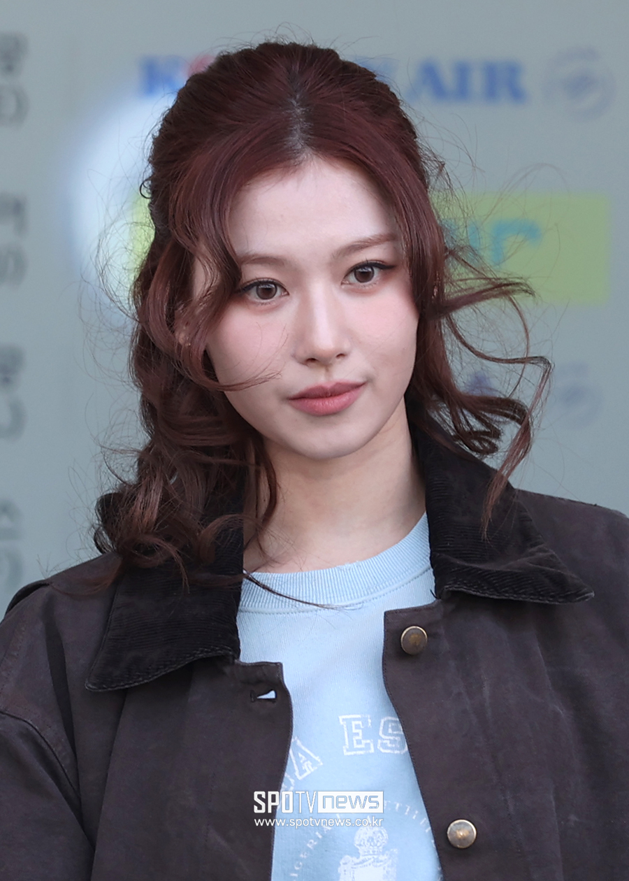 [포토S] 트와이스 사나, '당기면 더 예뻐'