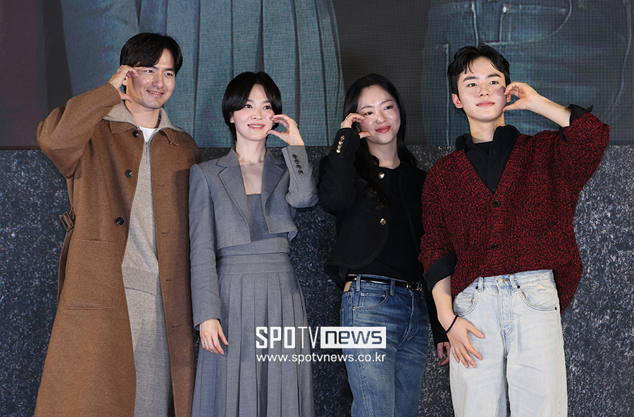 담배피는 송혜교 수녀님…설의 오컬트, '검은 수녀들'[종합]