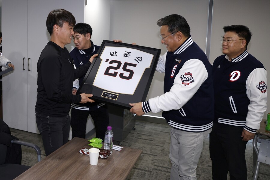 두산 신인들 바쁘다 바빠, 17일 제빵 봉사→18일 부모님 초청 행사