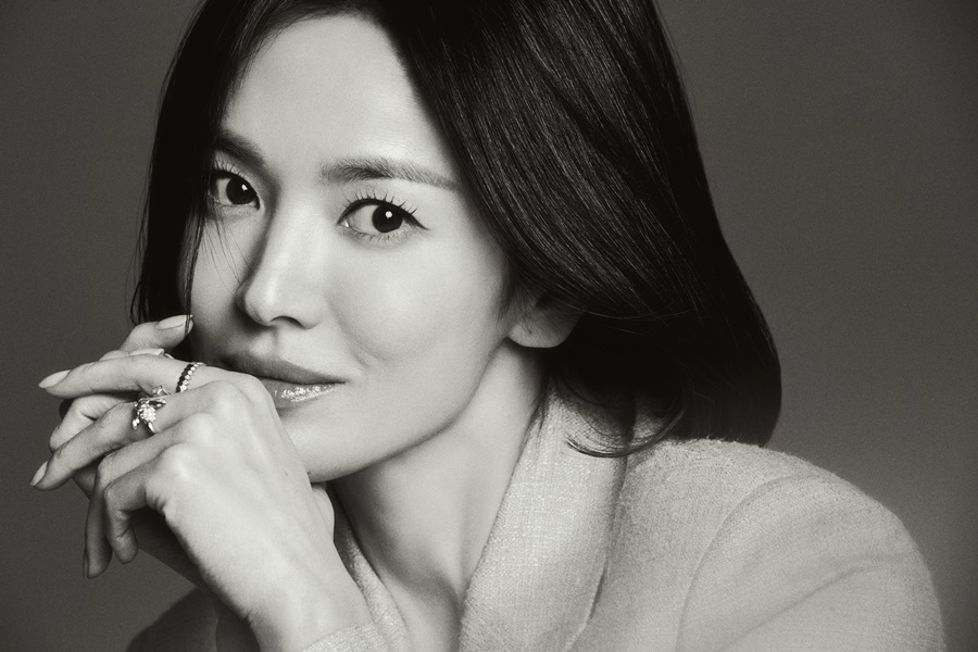 송혜교 "반사판 없더라…얼굴로 승부 볼 나이 지나, 이미 내려놨다"[인터뷰③]