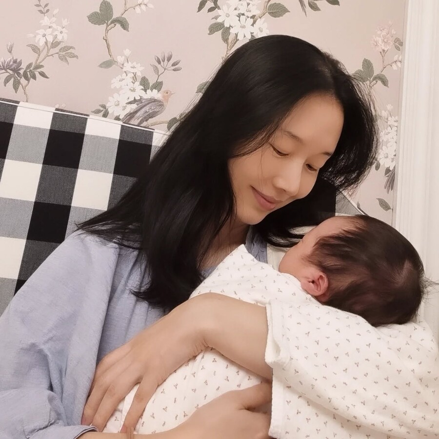 '44세 득녀' 이정현, 이민정 딸 옷 물려받았다 "오예 상표 안 뜯은 옷도 있음"