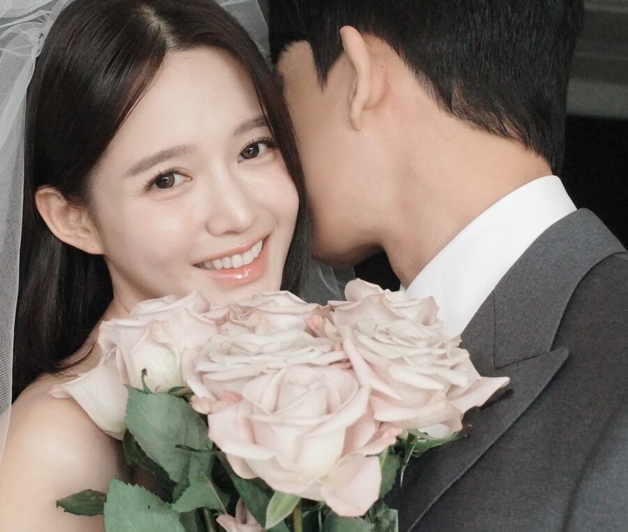 '5월 결혼' 남보라, ♥예비신랑과 웨딩화보 공개…'훈훈'한 뒷모습