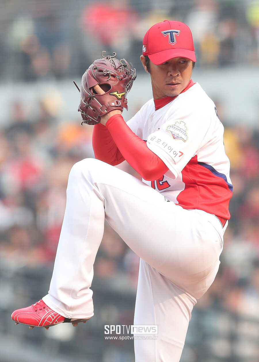 ▲ 선발과 구원을 오가며 시속 160km에 달하는 '뱀직구'로 유명했던 임창용은 KBO 리그 통산 760경기 1725⅔이닝 130승 86패 258세이브 19홀드 평균자책점 3.45를 남겼으며 마무리투수로 뛰었던 일본 시절에도 238경기 233이닝 11승 13패 128세이브 21홀드 평균자책점 2.09로 뛰어난 성적을 남겼다. 메이저리그에서는 5경기에 등판해 승패 없이 평균자책점 5.40을 기록했다. ⓒ곽혜미 기자