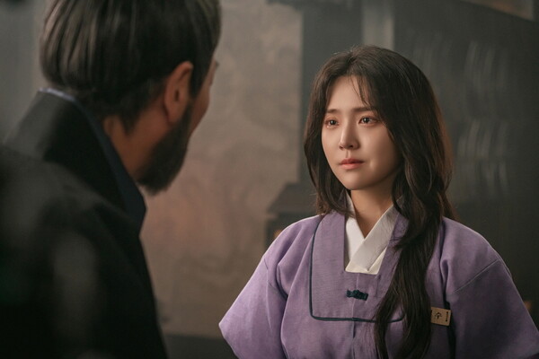 '체크인 한양' 김지은, 父원에게 정체 밝혔다…복수의 서막 열리다[오늘TV]