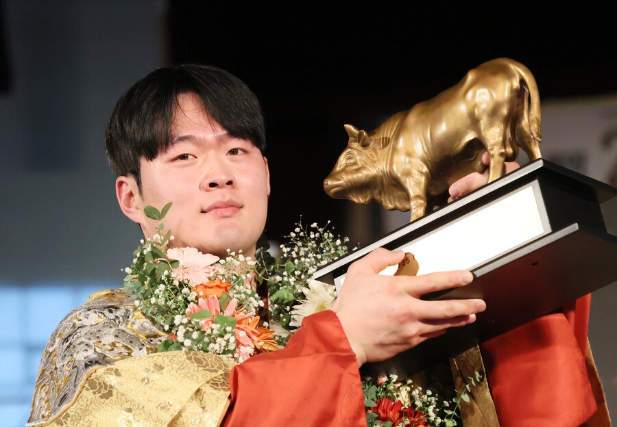 ▲ 박민교가 태안 설날장사씨름대회 한라장사 타이틀을 차지했다. ⓒ대한씨름협회