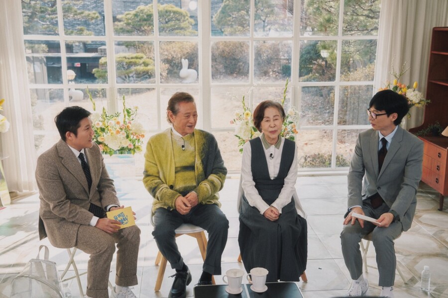 "10년째 황반변성" 손숙, 글씨 못 읽는 상태 고백→특별한 연기 연습법('유퀴즈')