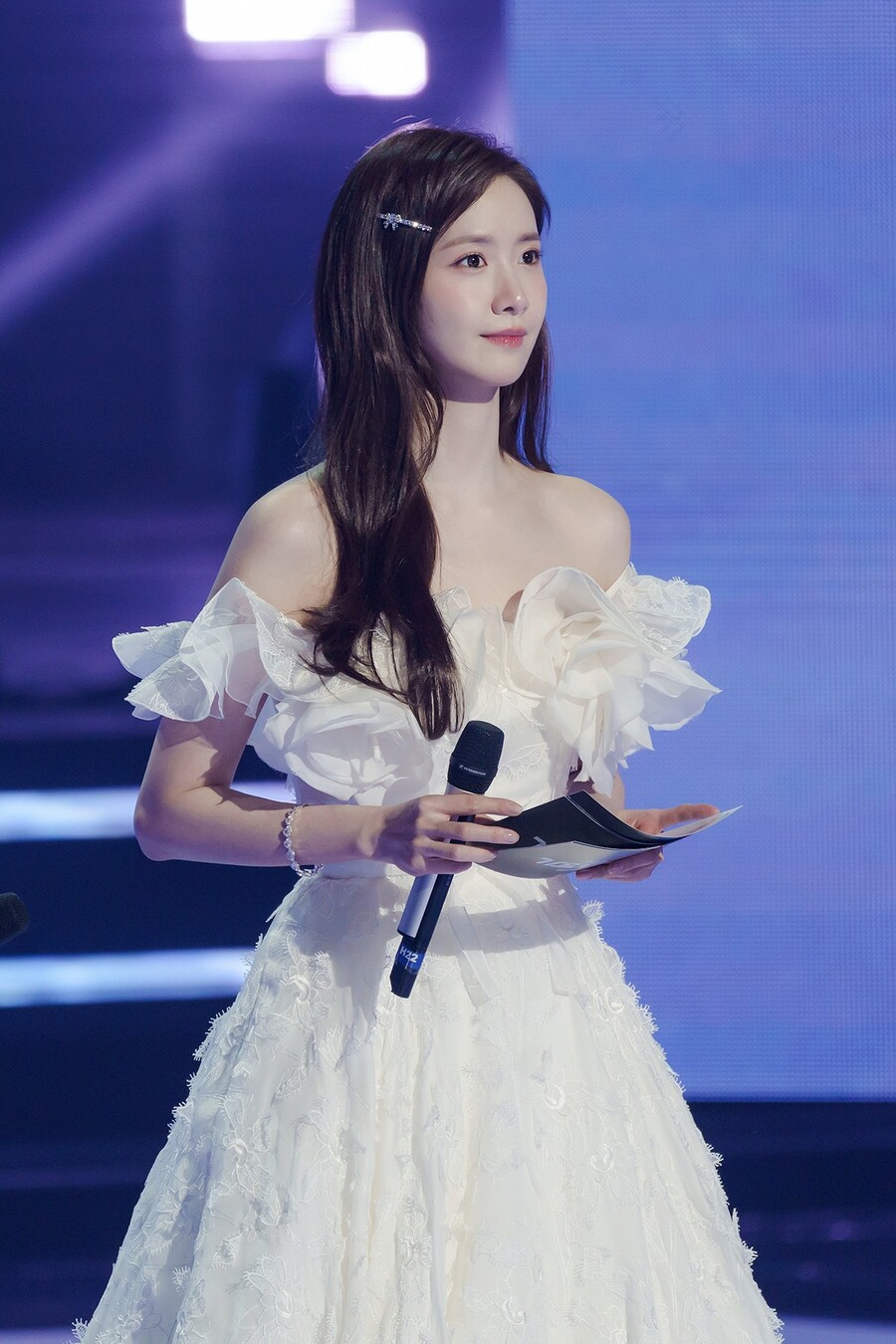 임윤아, 'MBC 가요대제전' 10년 여정 마침표…'여신 MC' 새 역사 완성