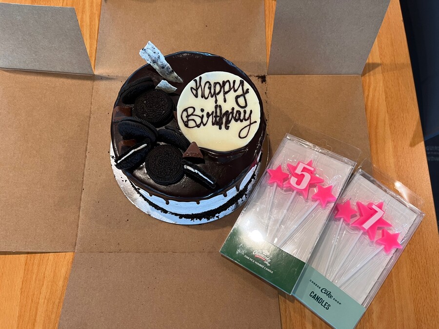 ▲ 두산 외국인투수 콜 어빈의 생일을 축하하기 위해 마련한 케이크 ⓒ두산 베어스