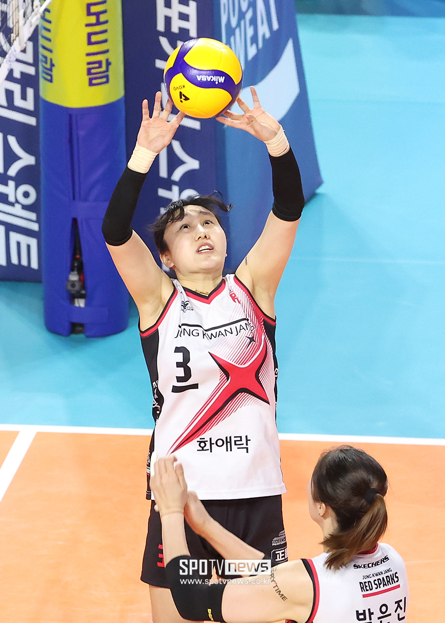 [포토S] 토스 올리는 염혜선