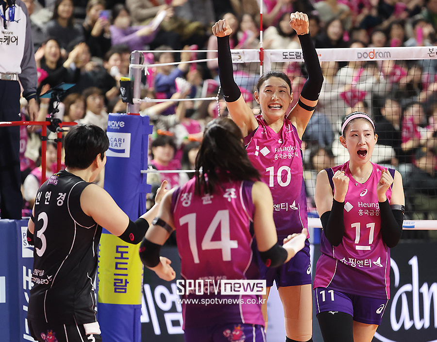 ▲ 김연경 김수지 ⓒ곽혜미 기자