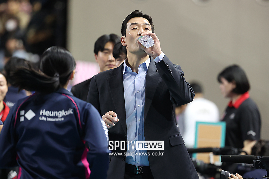 [포토S] 목 타는 고희진 감독