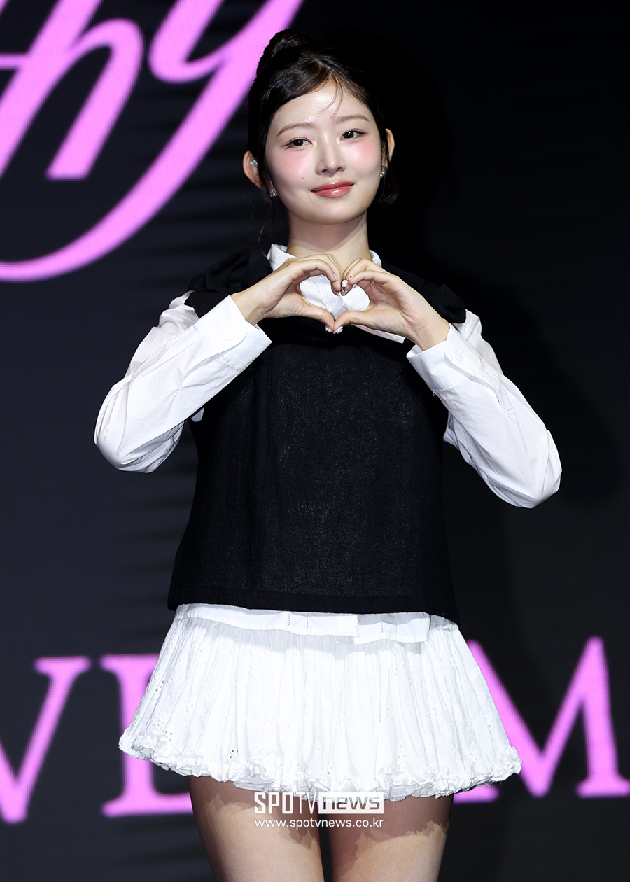 아이브 레이 "생일에 새 앨범 발표 너무 기뻐…많은 사랑 받았으면"