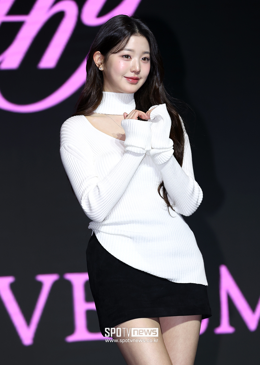 아이브 장원영 "'럭키 비키' 신드롬, 그것도 럭키 비키! 옳고 선한 길로만 가야겠다"