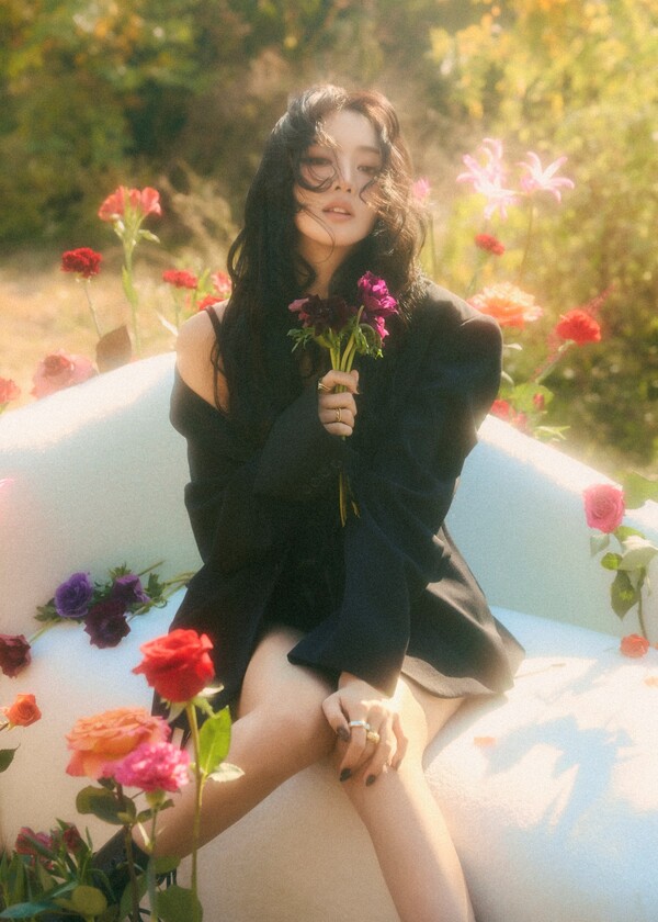 "민니의 다음 행보에 주목해야하는 이유가 생겼다"…첫 솔로앨범 활동 성료