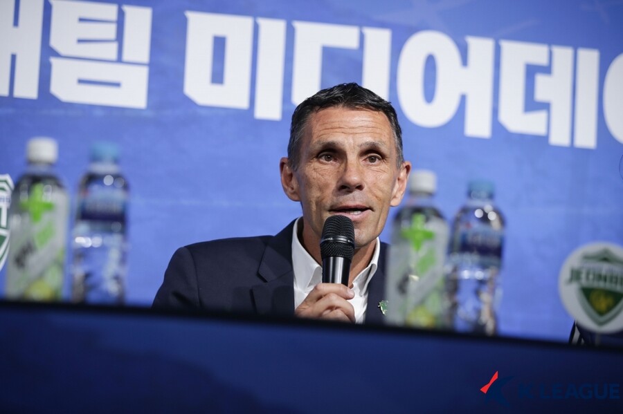 [SPO 현장] "한국 축구 정말 어려울 것"...'PL 출신' 포옛 향한 환영사 쏟아졌다→K리그 데뷔 임박
