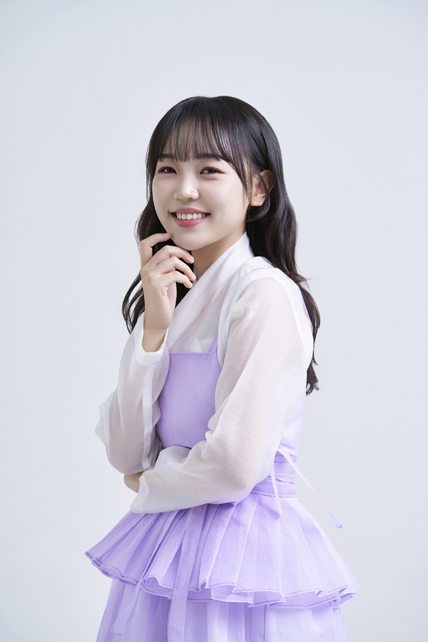 'MZ 소리꾼' 윤세연, 제이엘그룹과 전속계약…'세컨드'와 한솥밥