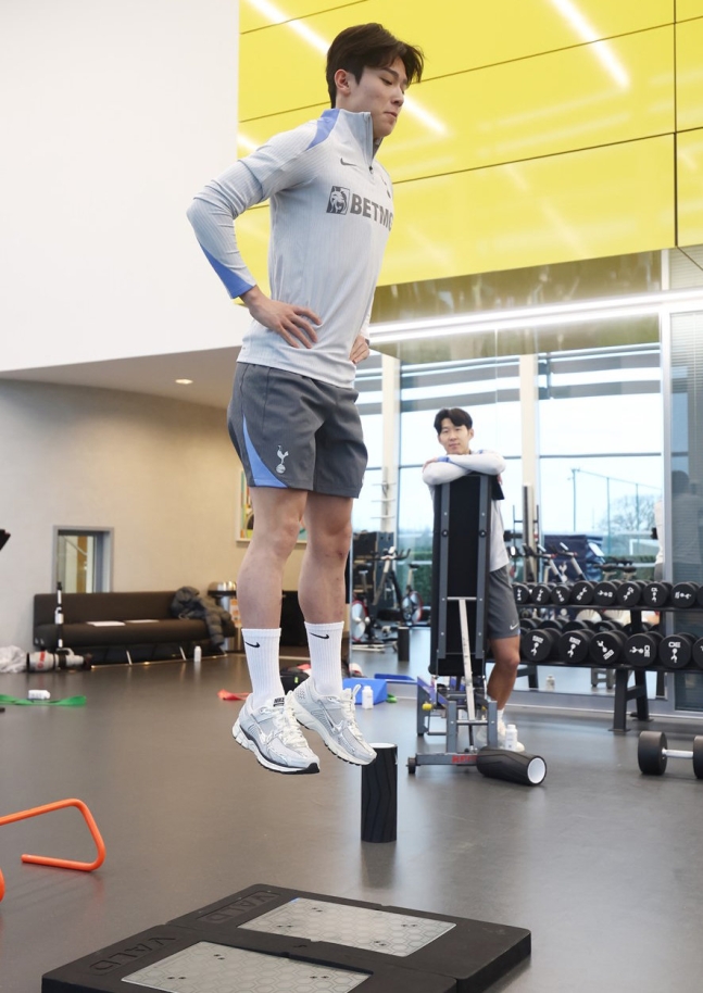 흥민이형 울지마! 잘 커서 돌아갈게…“양민혁 토트넘 돌아온다” 확정 QPR 임대 경험→시즌 종료 후 본격 1군 경쟁 합류