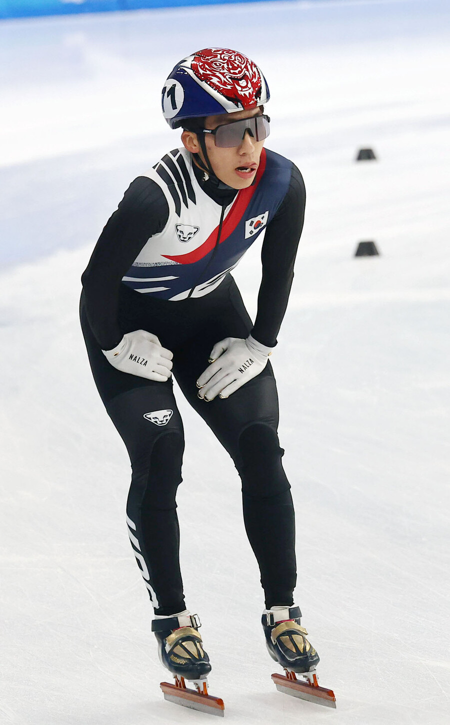 中 먼저 밀었는데, “충격 홈 텃세인가” 한국에 페널티 실격 처리...쇼트트랙 남자 5000m 계주 ‘노메달’