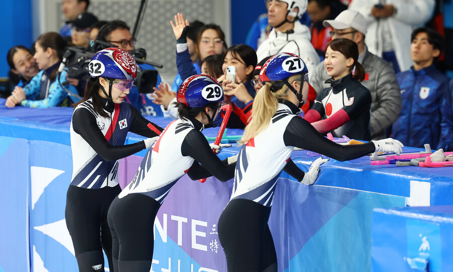 ▲ 여자 대표팀도 3000m 계주에서 아깝게 4위로 밀렸다.