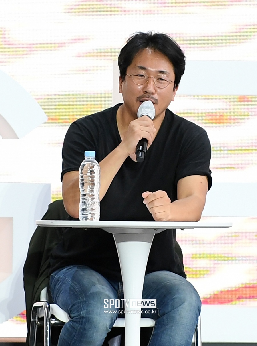 양익준, 후배 폭행 혐의로 경찰 고소…12일 무대인사 참석은 "확인 중"