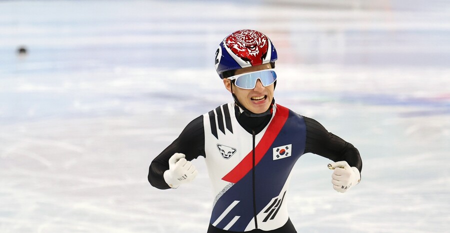 1000m 결승에서 우승을 차지하고 환호하는 장성우 ⓒ연합뉴스