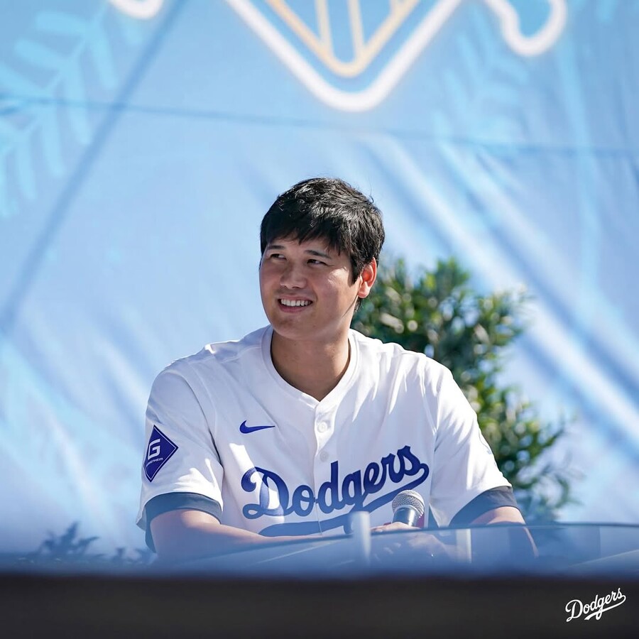 ▲ 협상 과정부터 최근 훈련까지 김혜성에 따뜻한 시선을 보내고 있는 오타니 쇼헤이. 김혜성이 오타니와 한 곳에서 뛰기 위해서는 스프링트레이닝에서의 경쟁을 이겨내야 한다 ⓒLA 다저스 공식 SNS
