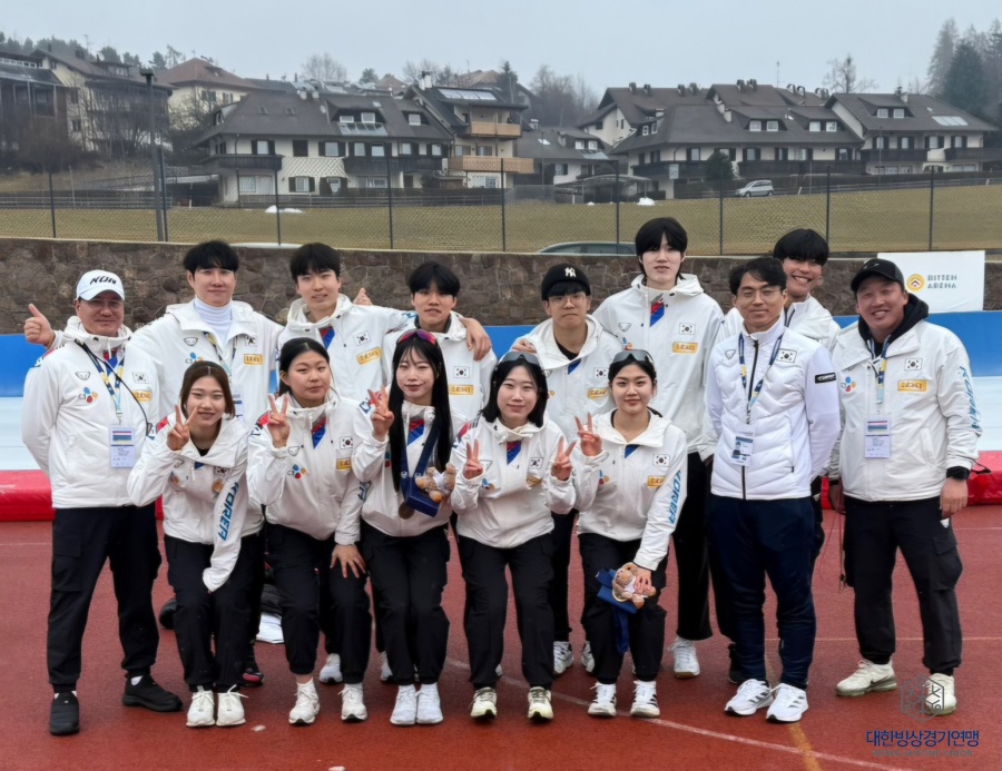 정희단, ISU 세계주니어선수권서 500m 은메달...여자 팀 스프린트는 동메달 획득