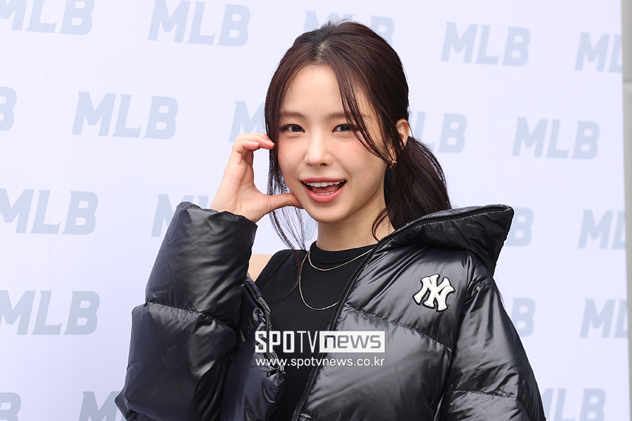 손나은, 휴대폰 해킹됐다…해킹범 금전요구·가족에까지 연락 "강력 법적대응"[공식]
