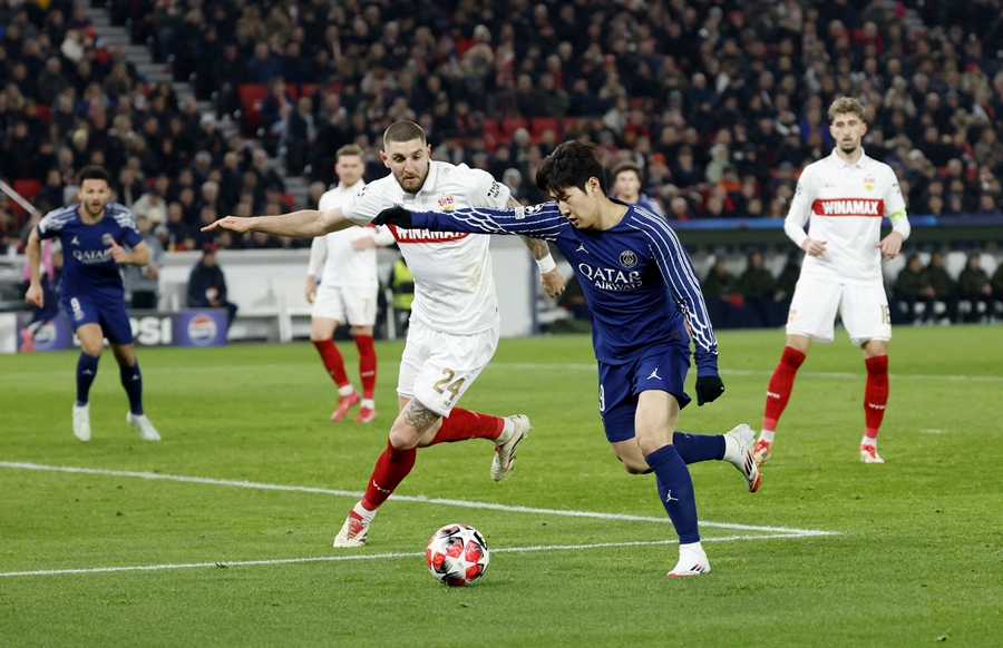 ▲ 이강인은 이번 시즌 엄청난 상승세를 보여주고 있다. 모든 대회 6골 4도움으로 두 자릿수 공격 포인트를 기록하는 데 성공했다. 이강인은 공격 포인트 뿐만 아니라 다양한 위치에서 맹활약을 펼치고 있다.  ⓒ연합뉴스/REUTERS
