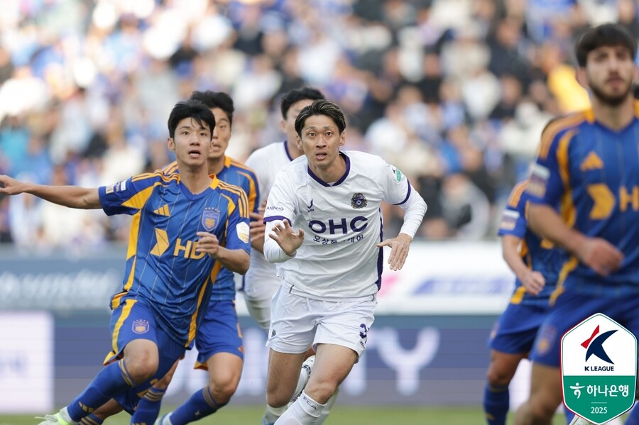 ▲ 울산이 홈 개막전에서 예상치 못한 일격을 맞았다. 승격 팀 FC안양에 0-1로 패배하면서 승점을 잃었다 ⓒ한국프로축구연맹