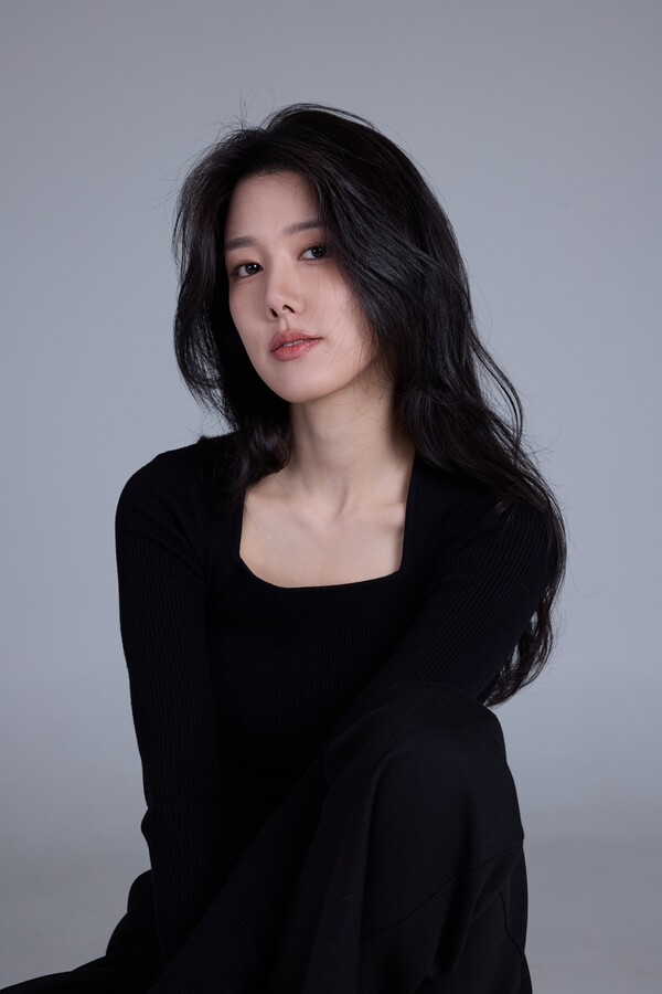 양지원, 엑터디렉터스와 전속계약…김지우·이정현과 한솥밥