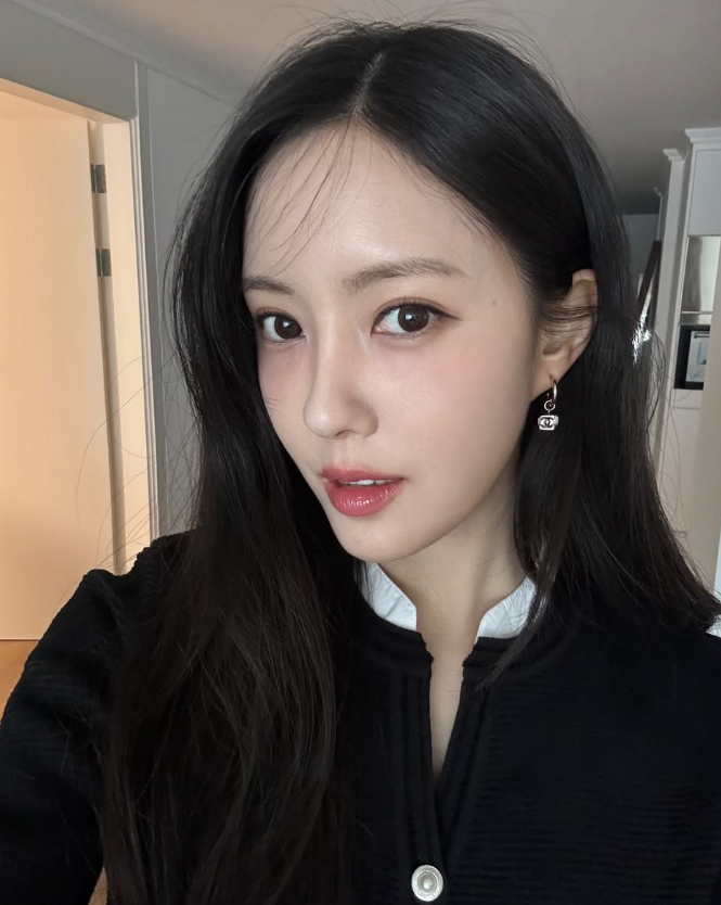 결혼 앞둔 효민, 신부 관리 받나…자신감 꽉 찬 얼굴 근접샷 공개