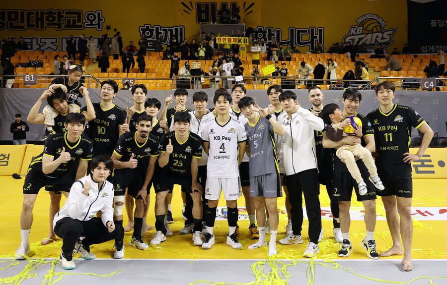 '7전 7승' 이런 인연이…KB손해보험, 잔여시즌도 경민대 기념관서 치른다