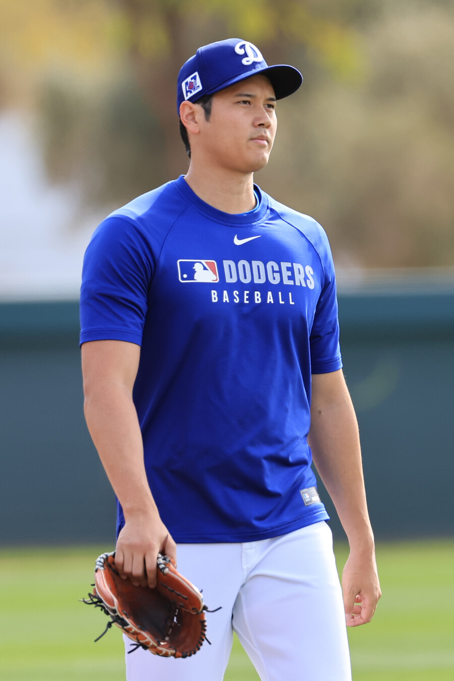 ▲ 미국프로야구 메이저리그(MLB) 로스앤젤레스 다저스 오타니 쇼헤이가 16일(현지시간) 다저스 스프링캠프가 열리고 있는 미국 애리조나주 글렌데일 캐멀백 랜치에서 이동하고 있다. ⓒ연합뉴스