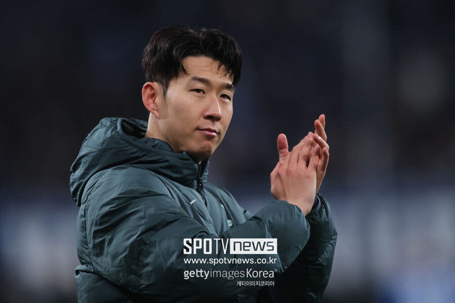 '한국인들은 24시간 내내 이러네'…"SON 주장 박탈" 토트넘 선배 막말 "비난 댓글 올라와도 손흥민 지적 계속"