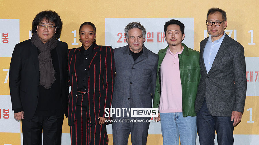 [포토S] 영화 '미키 17'의 주역들
