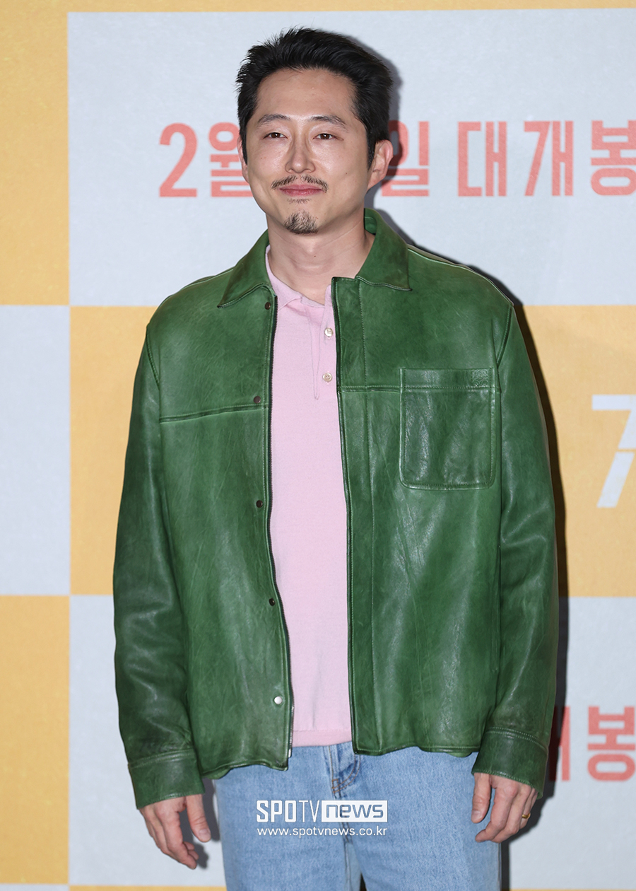 [포토S] 스티븐 연, 컬러풀한 패션