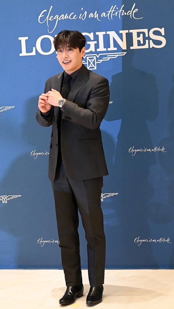 [포토]배우 강하늘, 매력적인 수트핏