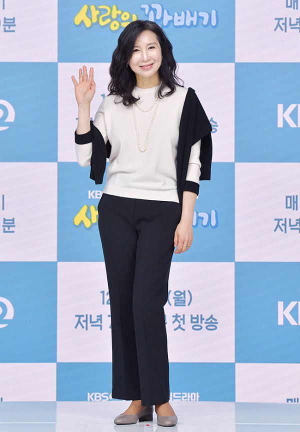 배우 심혜진, 20일 부친상…슬픔 속 빈소 지켜