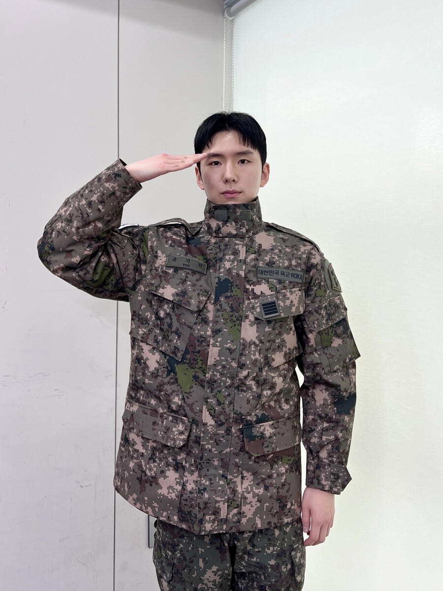 몬스타엑스 기현, 늠름 전역 "부끄럽지 않게 열심히 군 생활…앞으로만 가면 돼"