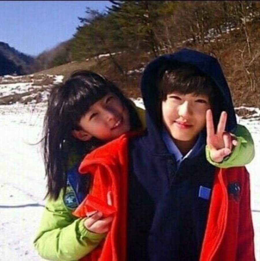 찬희, 말 없이 공개한 한 장의 사진…'아역 절친' 故김새론 애도