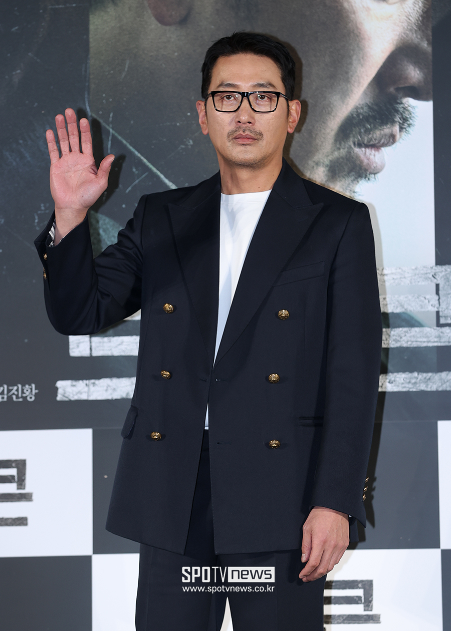 [단독]하정우, 나영석 PD 만난다…'로비' 팀과 '와글와글' 출격
