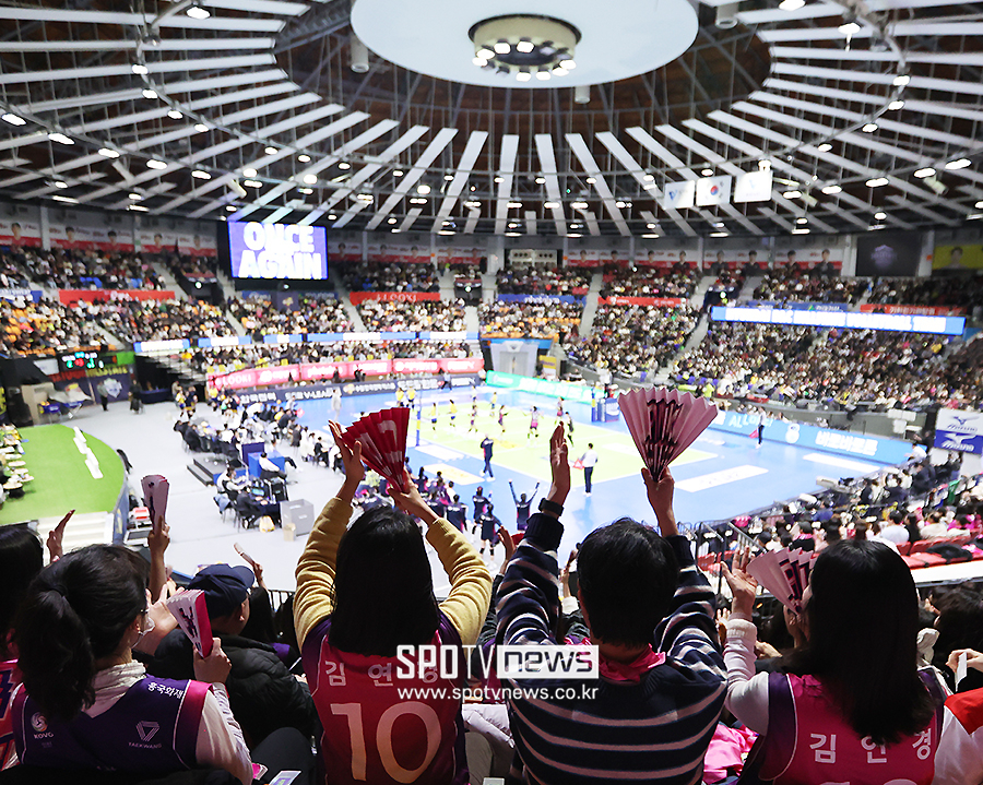 ▲ 수원체육관 배구 매진 김연경 ⓒ곽혜미 기자