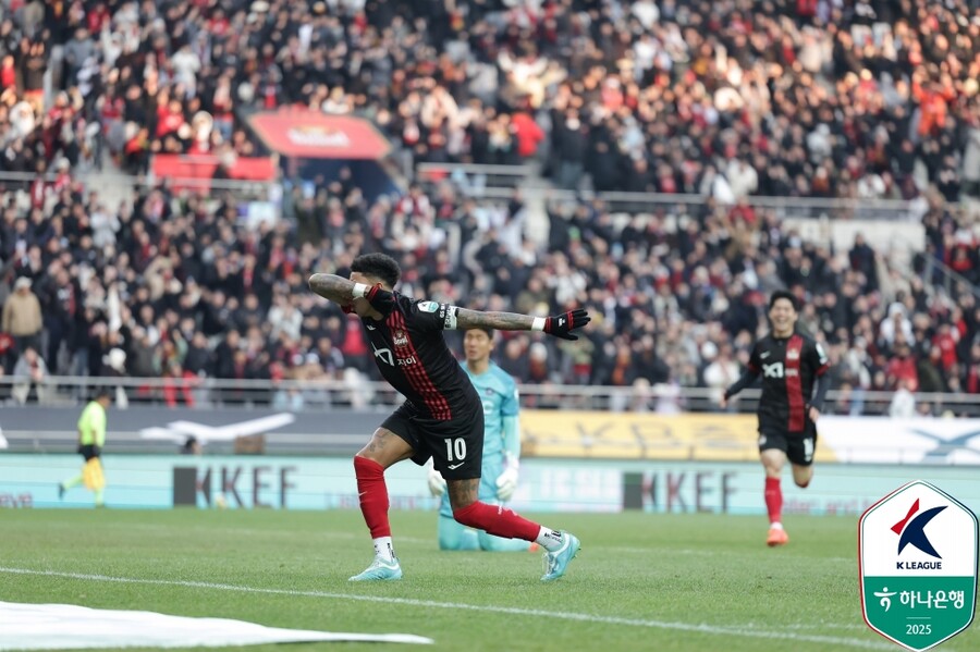 [현장 REVIEW]'피리부는 사나이' 린가드 골맛 서울, 안양과의 리그 첫 연고지 더비 2-1 신승