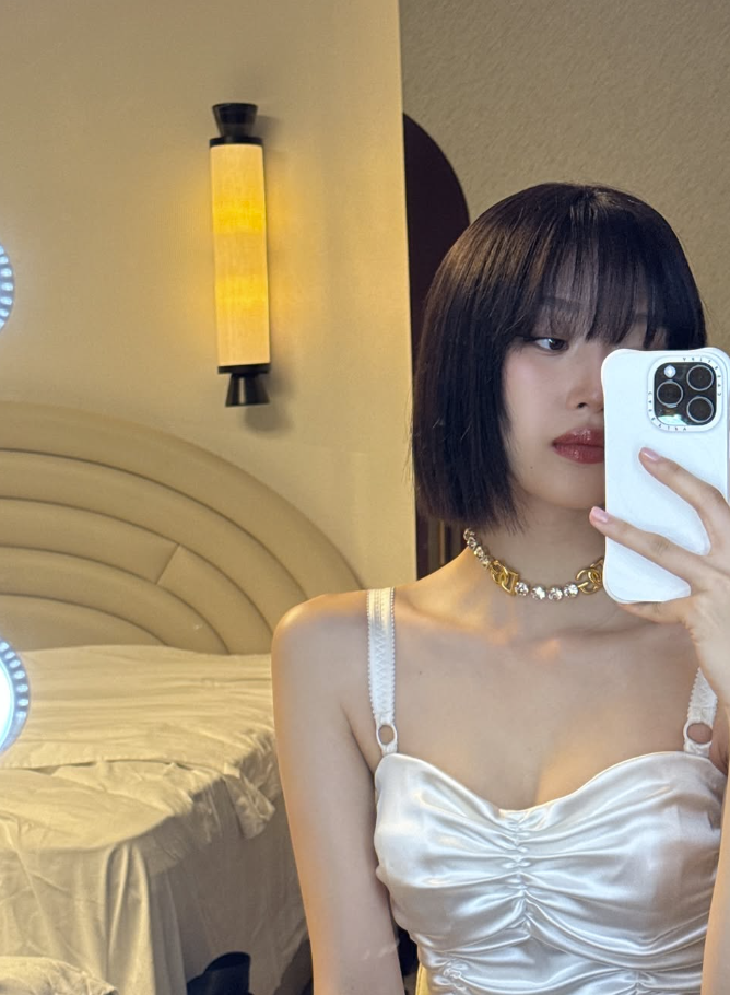 '단발 변신' 문가영, 눈 둘 곳 없는 파격적 란제리 룩 '또 다시 관능적'