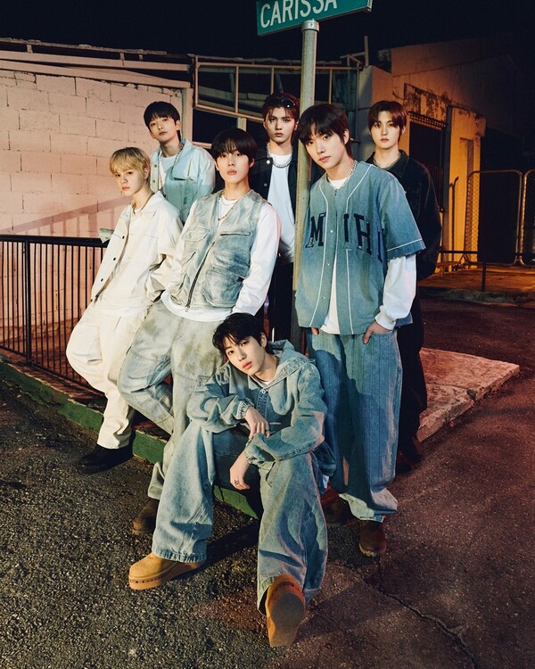 ▲ 새 앨범 '뉴 키즈: 아웃 더 박스'로 자체 초동 판매량 기록을 경신한 아크. 제공|미스틱스토리
