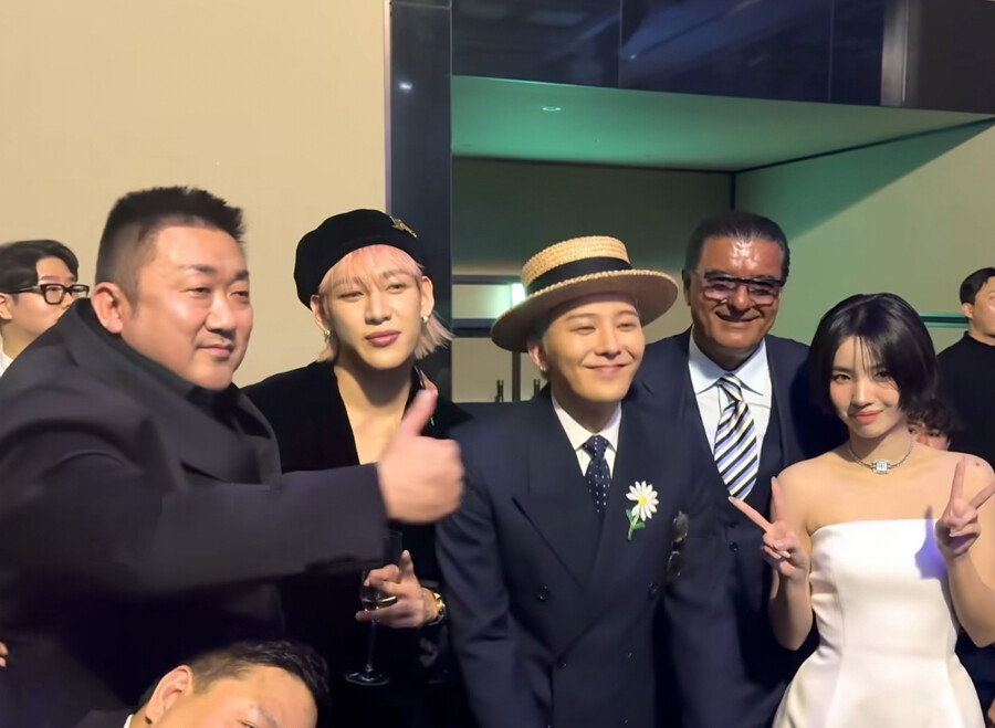 마동석 주먹만한 지드래곤 얼굴…옆자리서 다정하게 귓속말