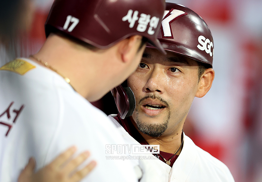 최고참 이용규+신인 전태현 나란히 홈런…키움, 대만 프로팀에 5-4 역전승