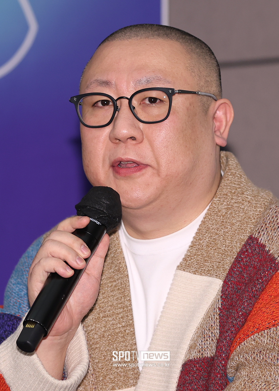 [포토S] 인사말 하는 최재우 대표